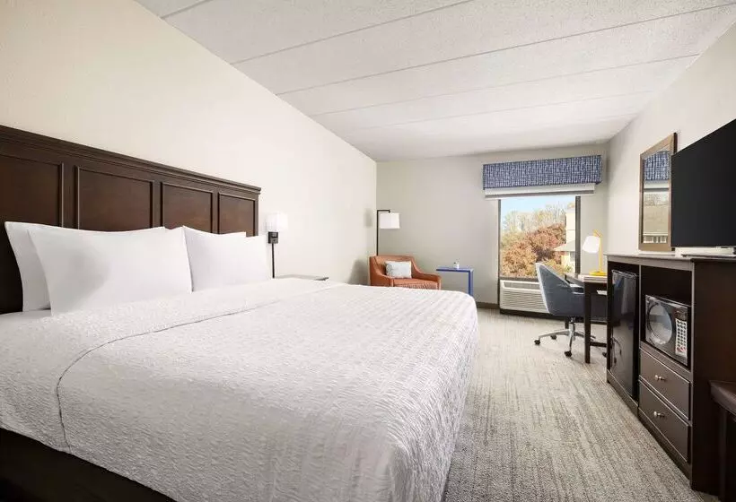 هتل Hampton Inn Columbia