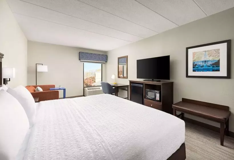 هتل Hampton Inn Columbia