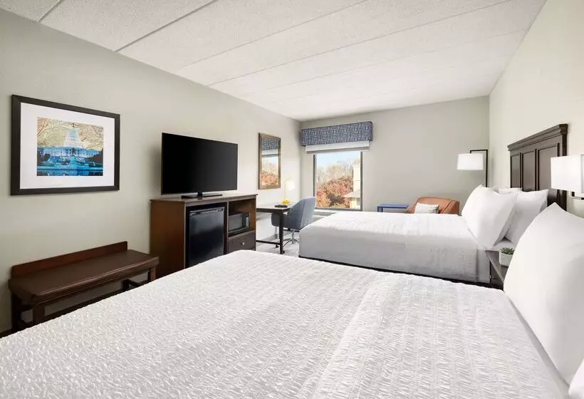 هتل Hampton Inn Columbia
