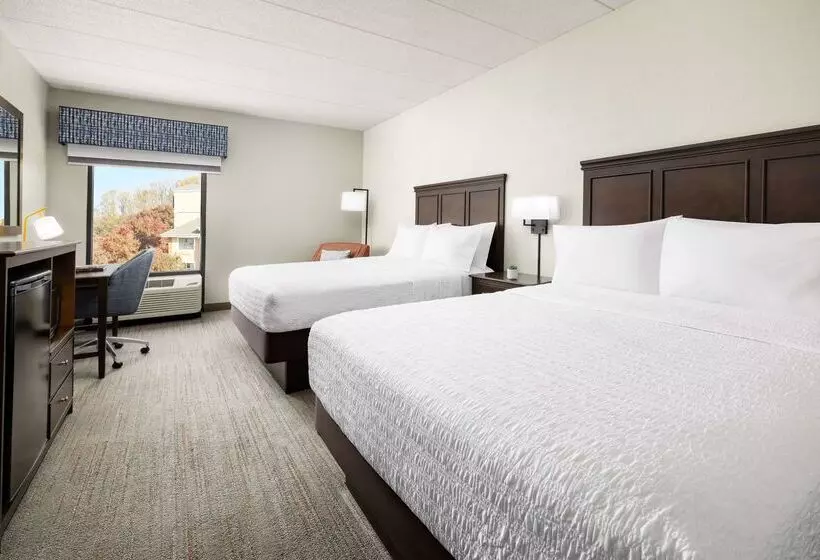 هتل Hampton Inn Columbia