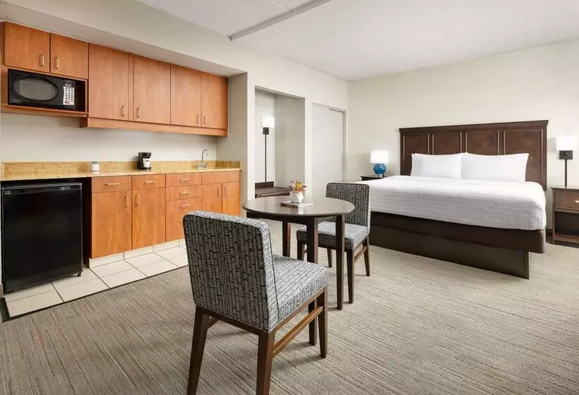هتل Hampton Inn Columbia