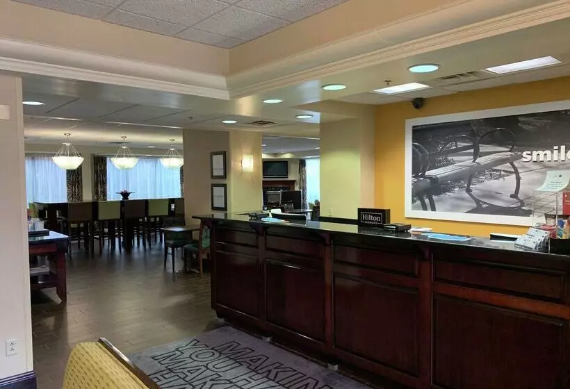 ホテル Hampton Inn Danville