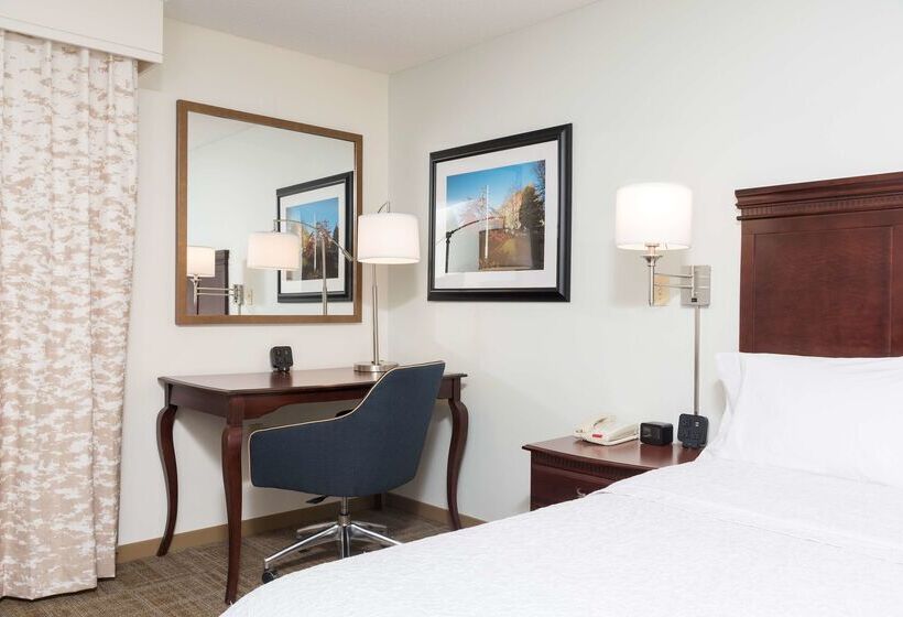 فندق Hampton Inn East Lansing