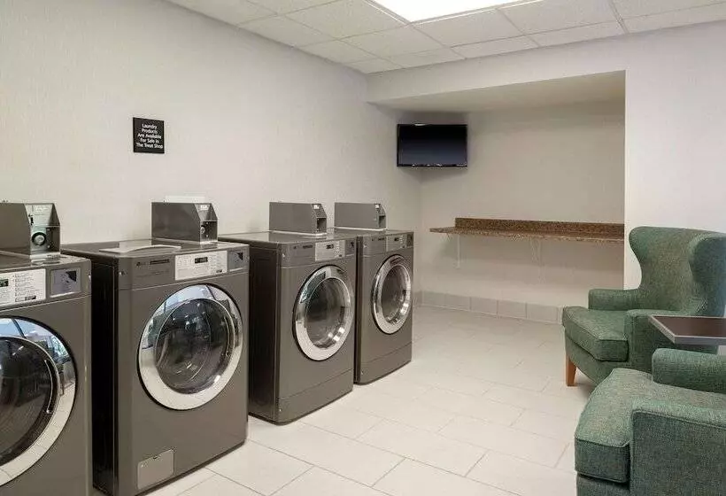 호텔 Hampton Inn East Lansing