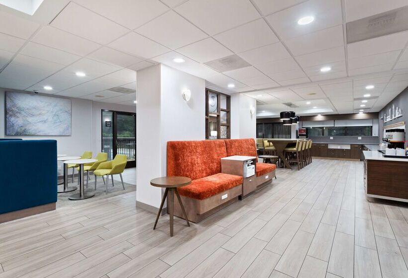 فندق Hampton Inn Perry