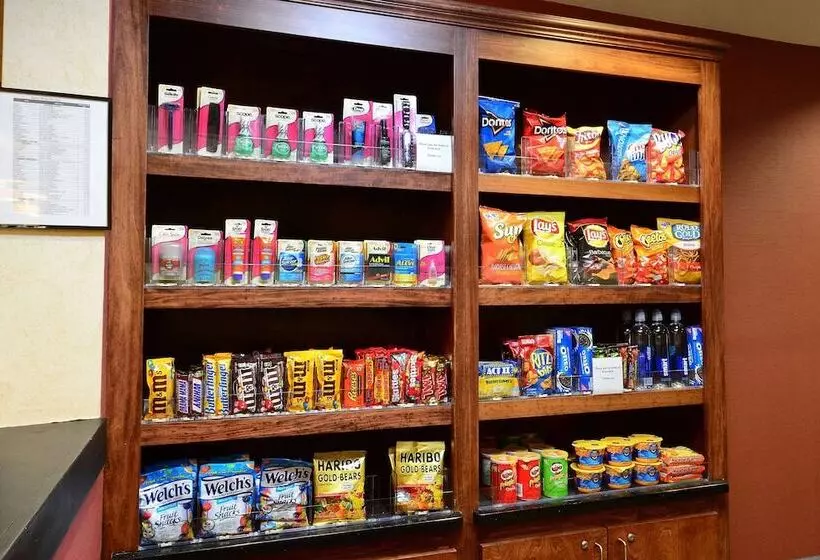 Отель Hampton Inn Raleigh Capital Blvd. North