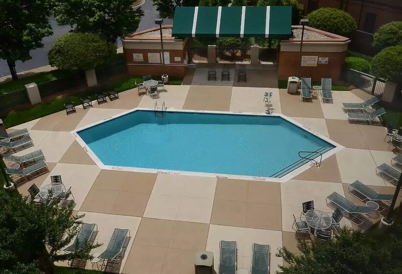 Отель Hampton Inn Raleigh Capital Blvd. North