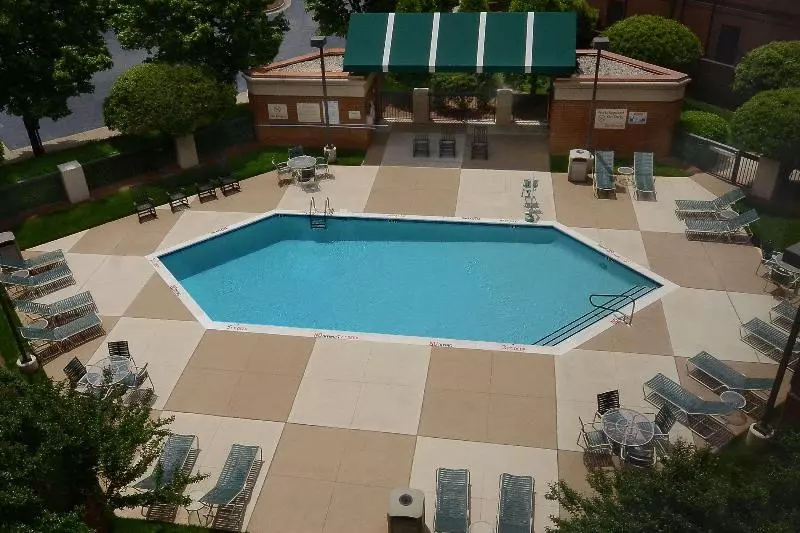 Отель Hampton Inn Raleigh Capital Blvd. North