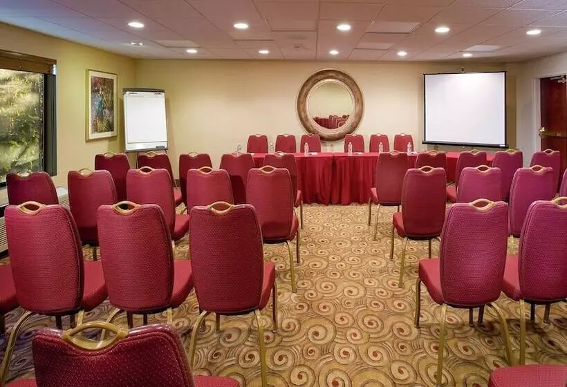 هتل Hampton Inn San Diego Del Mar