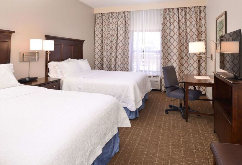 هتل Hampton Inn & Suites Pueblo Southgate