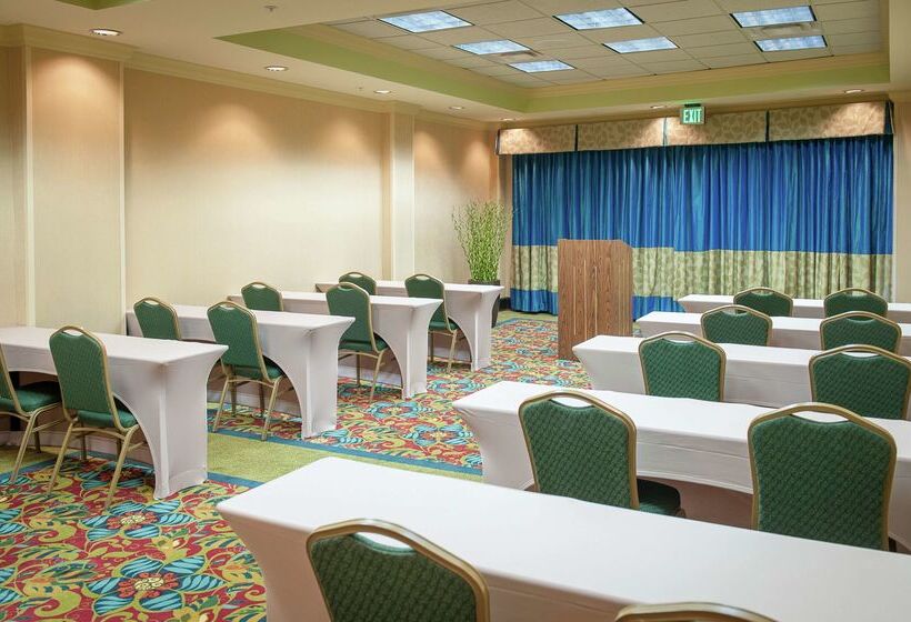 فندق Hampton Inn & Suites St. Petersburg/downtown