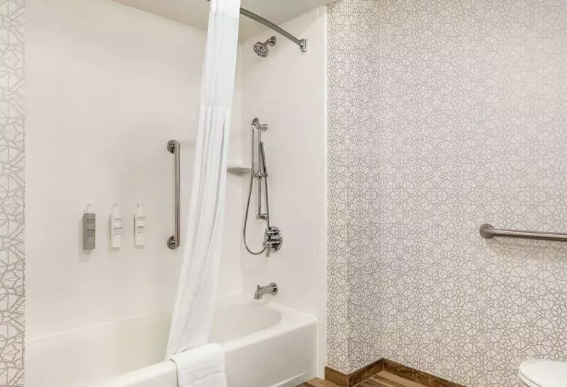 酒店 Hampton Inn & Suites Valparaiso