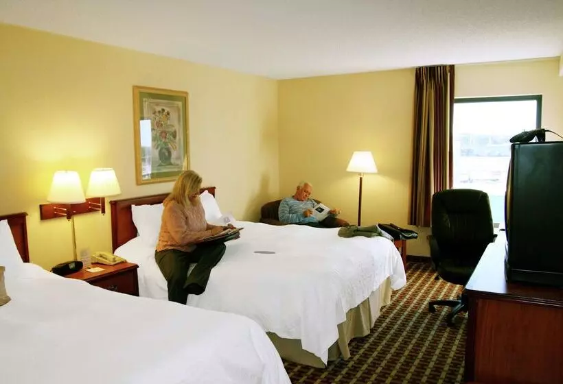 هتل Hampton Inn Tampaveterans Expwy