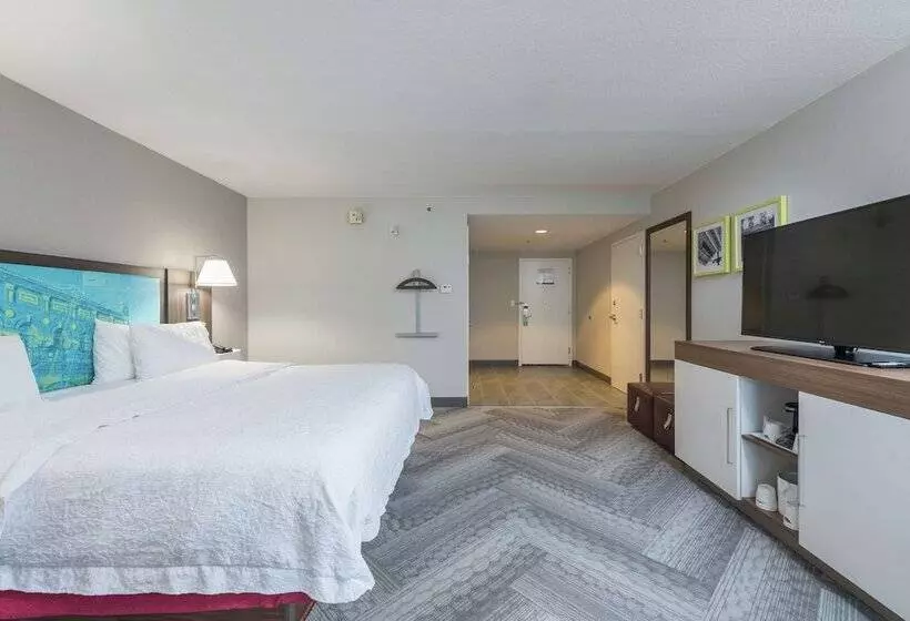 هتل Hampton Inn Tampaveterans Expwy