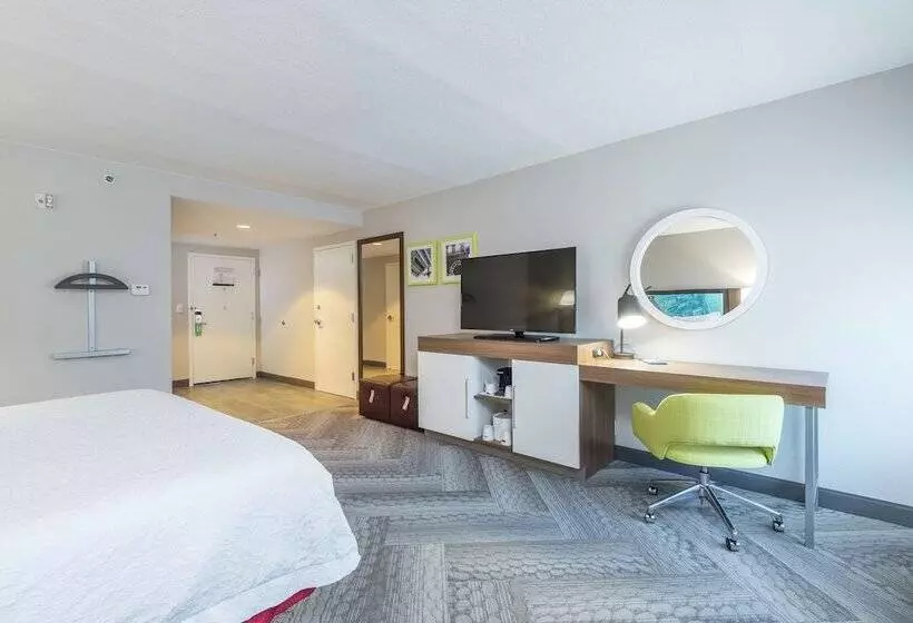 هتل Hampton Inn Tampaveterans Expwy