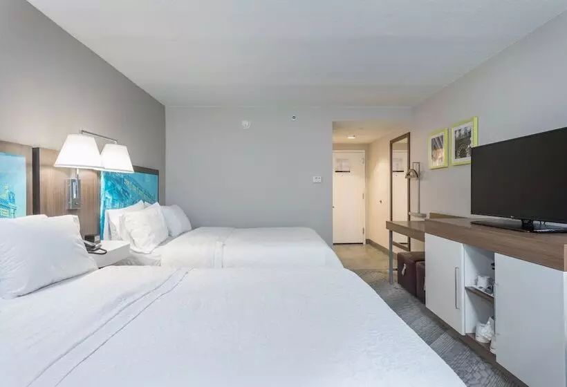 هتل Hampton Inn Tampaveterans Expwy