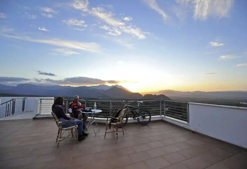 ホテル Il Querceto