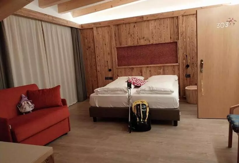 فندق Ortles Dolomiti Walking & Spa