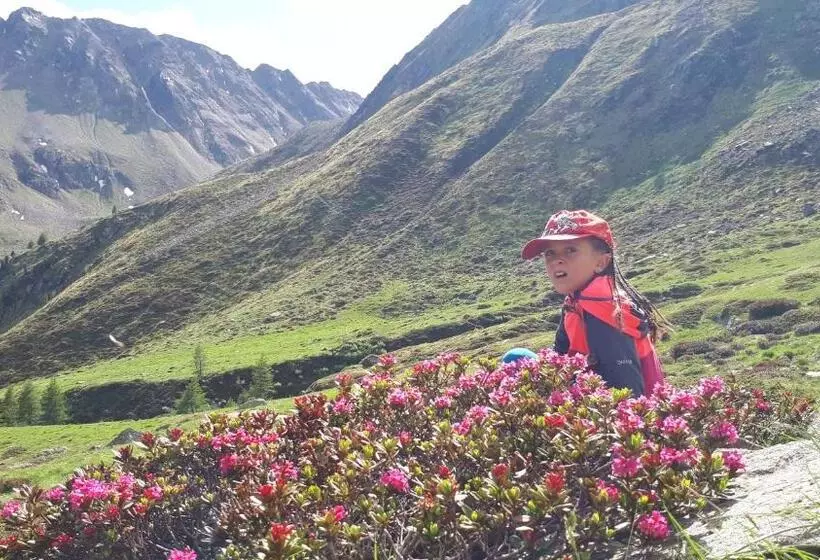 فندق Ortles Dolomiti Walking & Spa