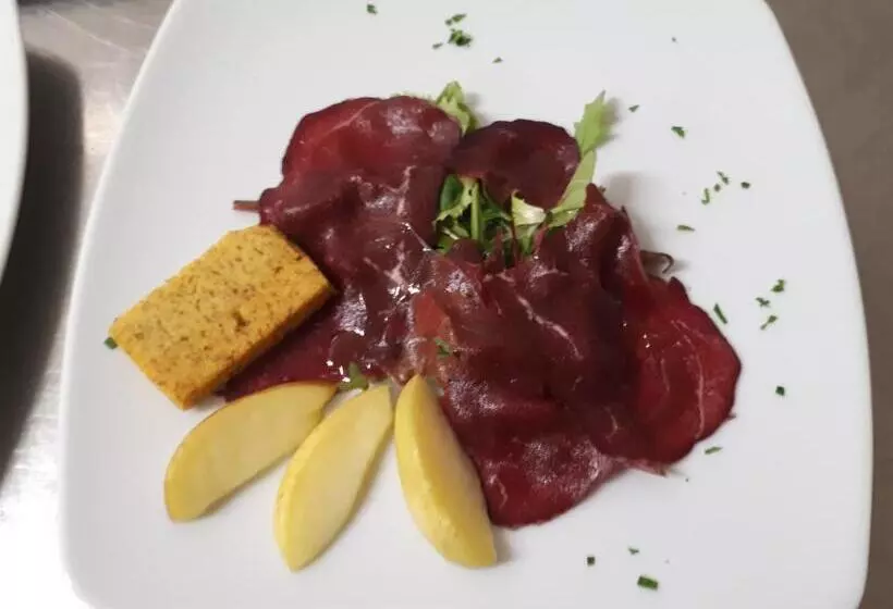 فندق Ortles Dolomiti Walking & Spa