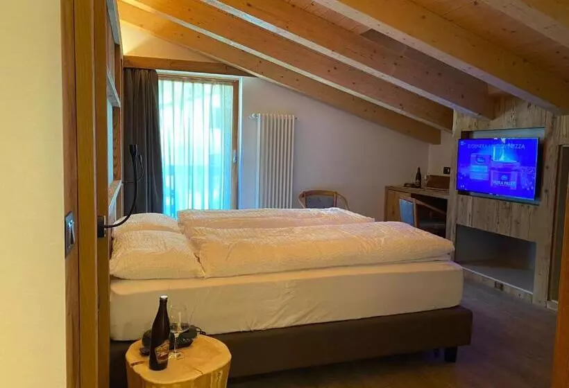 فندق Ortles Dolomiti Walking & Spa