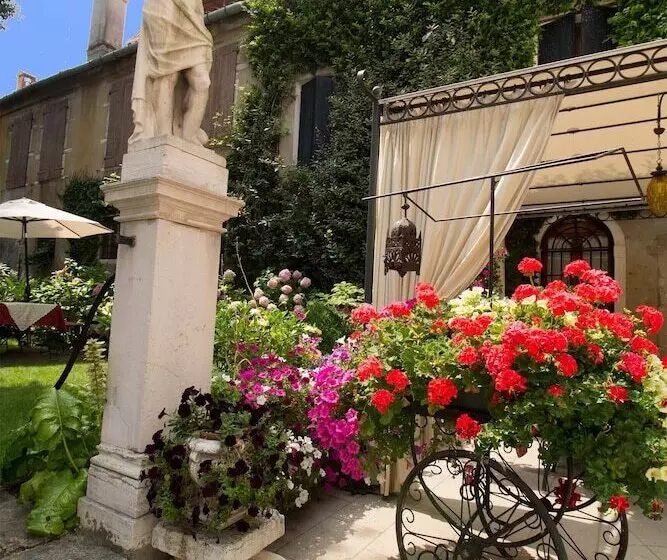 هتل Palazzo Abadessa