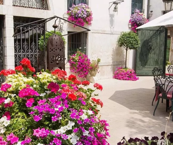 هتل Palazzo Abadessa