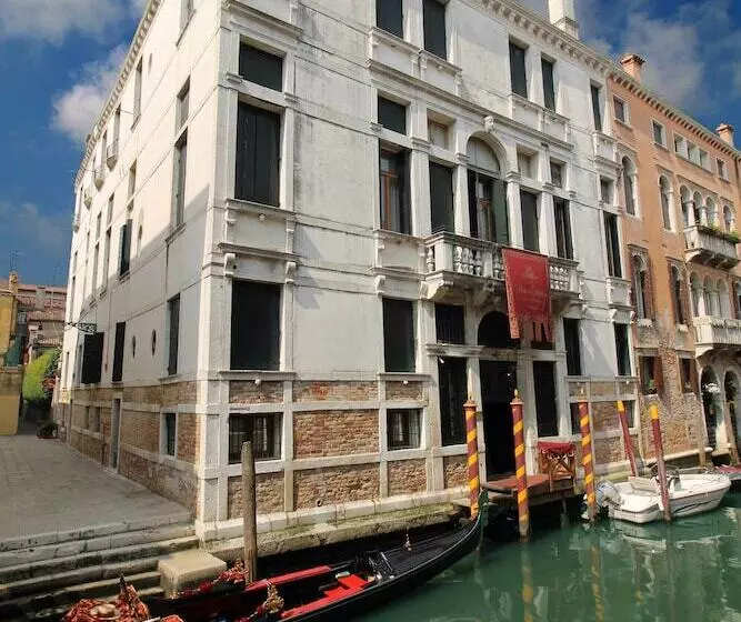 هتل Palazzo Abadessa