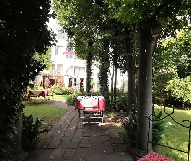 هتل Palazzo Abadessa