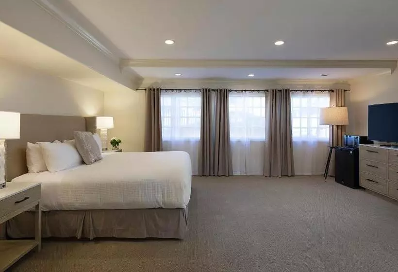 酒店 Pelican Inn & Suites