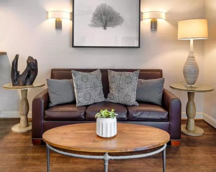 酒店 Pelican Inn & Suites