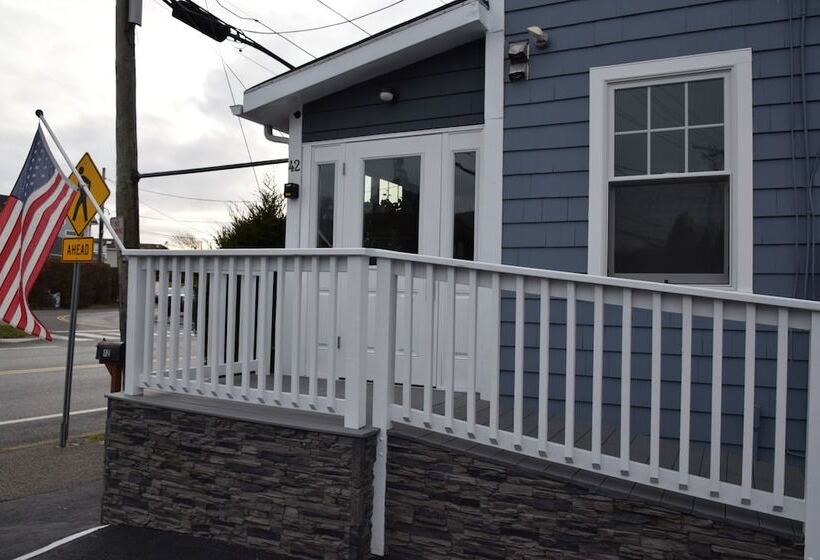 Hotelli Rhea's Inn By The Sea