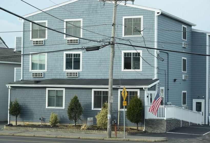 Hotelli Rhea's Inn By The Sea