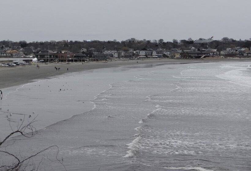 Hotelli Rhea's Inn By The Sea