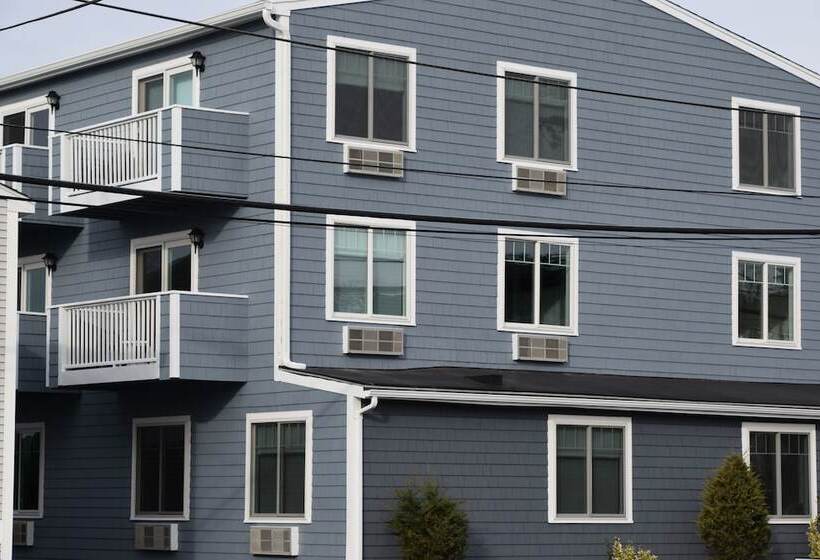 Hotelli Rhea's Inn By The Sea