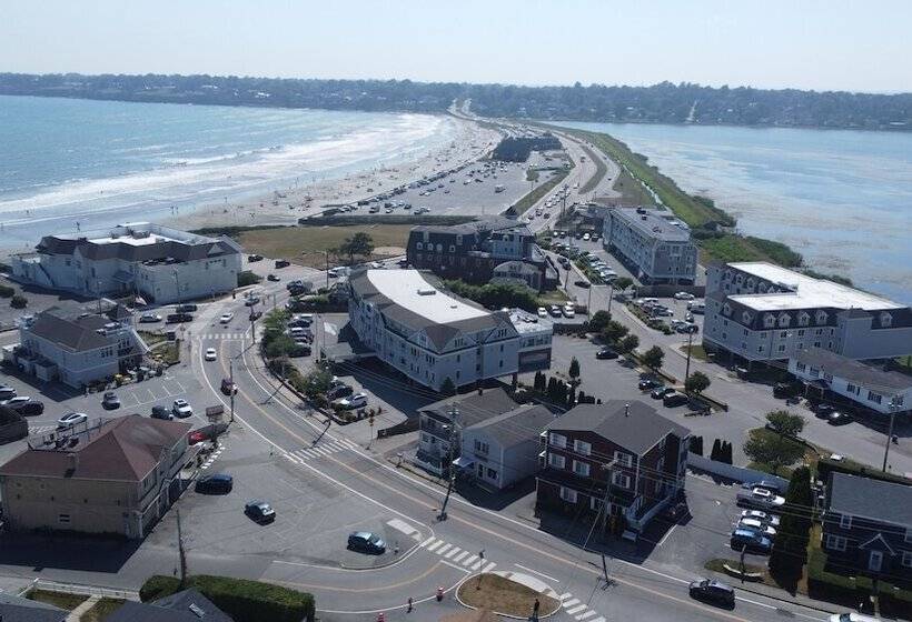 Hotelli Rhea's Inn By The Sea