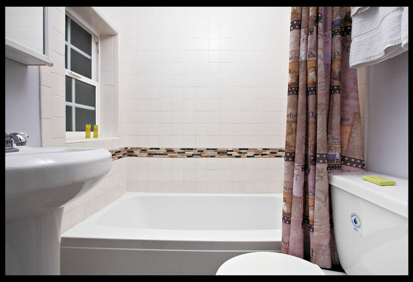 Venice Beach Suites & Hotel