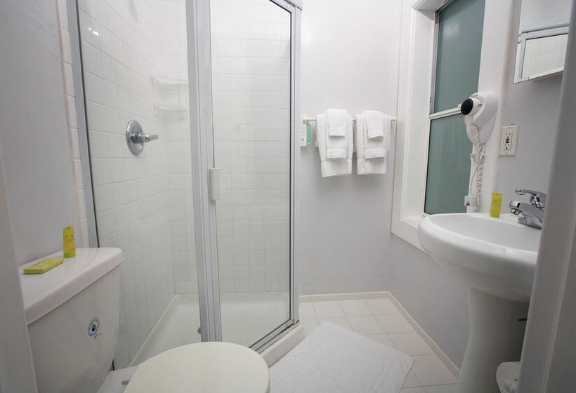 Venice Beach Suites & Hotel