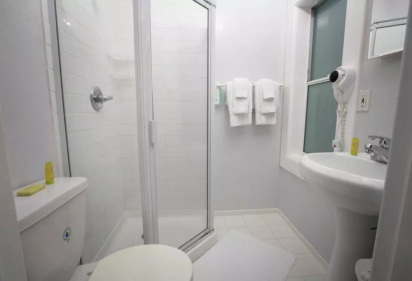 Venice Beach Suites & Hotel