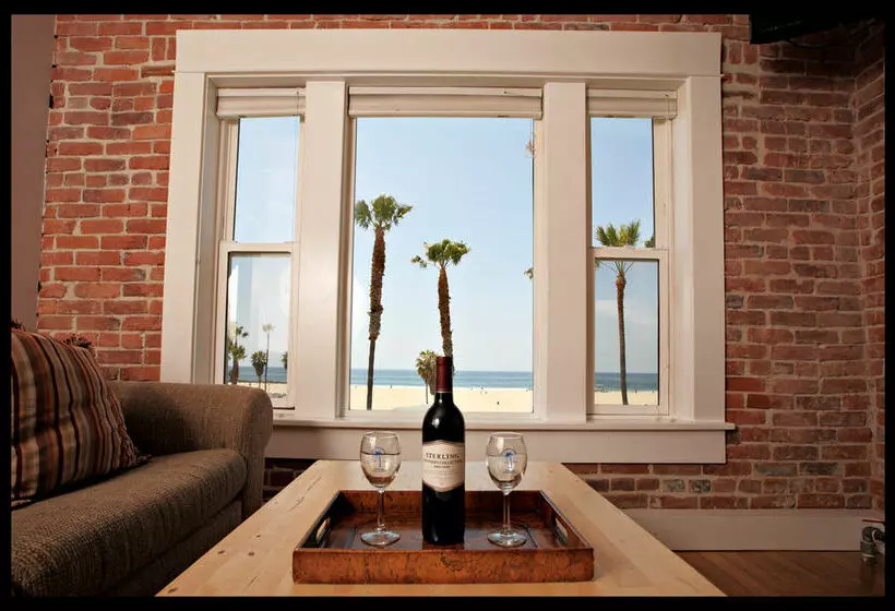 Venice Beach Suites & Hotel