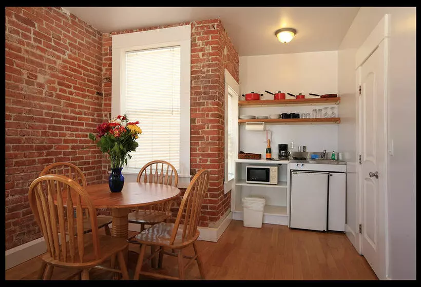 Venice Beach Suites & Hotel