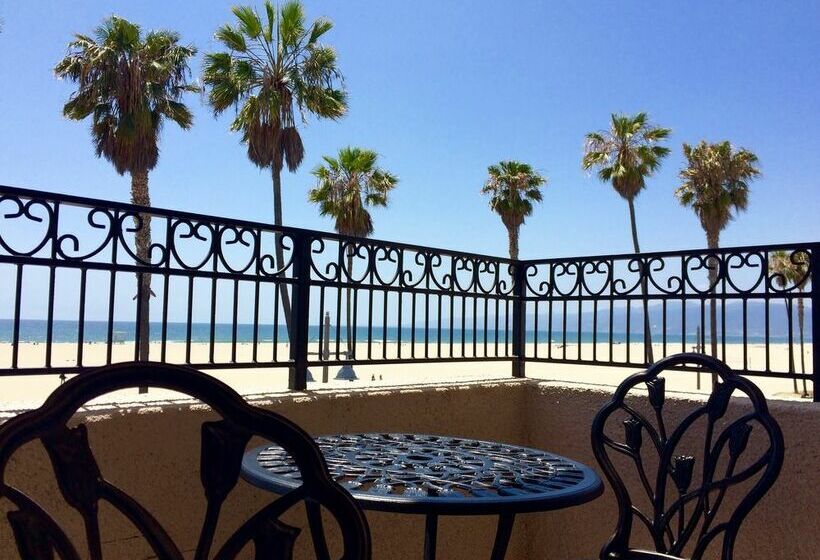 Venice Beach Suites & Hotel