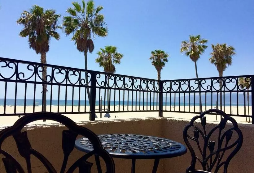 Venice Beach Suites & Hotel