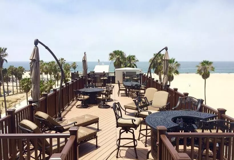 Venice Beach Suites & Hotel