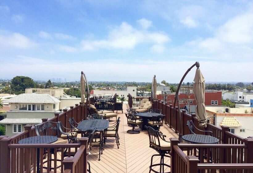 Venice Beach Suites & Hotel