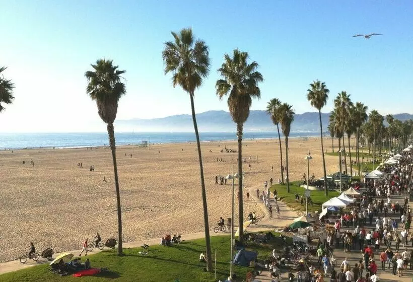 Venice Beach Suites & Hotel