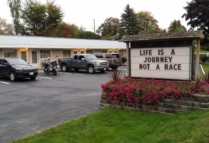 فندق على الطريق Lakeview Inn