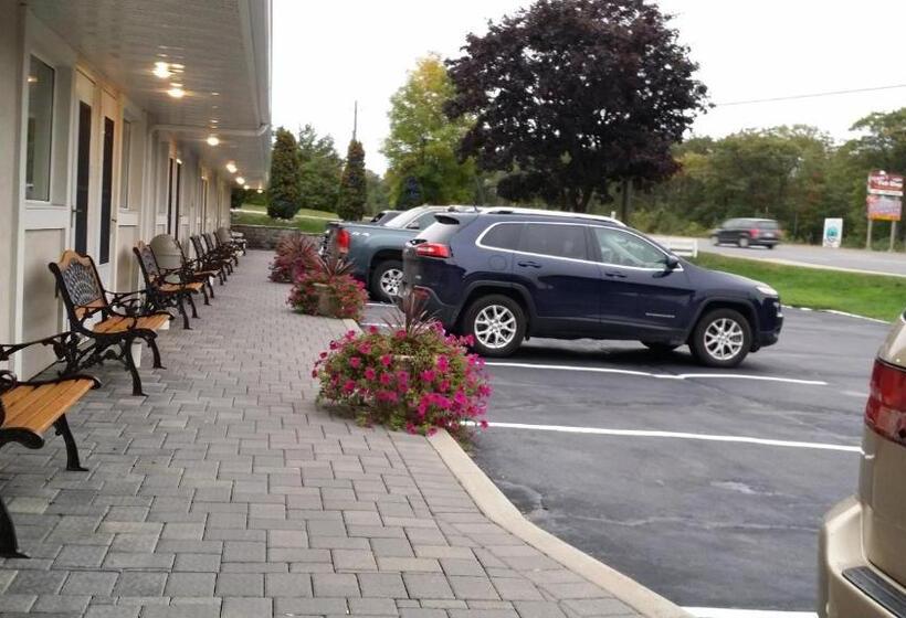 فندق على الطريق Lakeview Inn