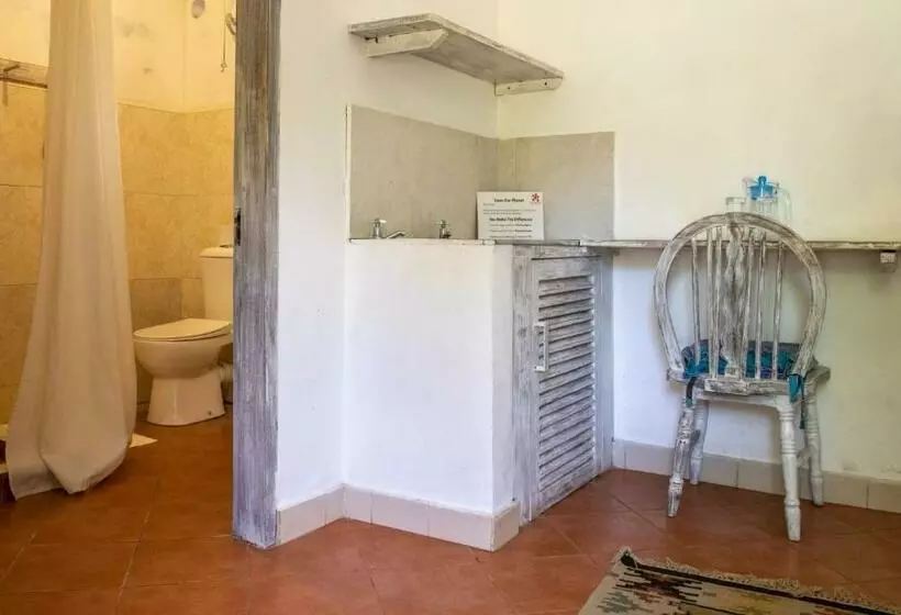 Aamiaismajoitus (B&B) Flamboyant Diani Beach