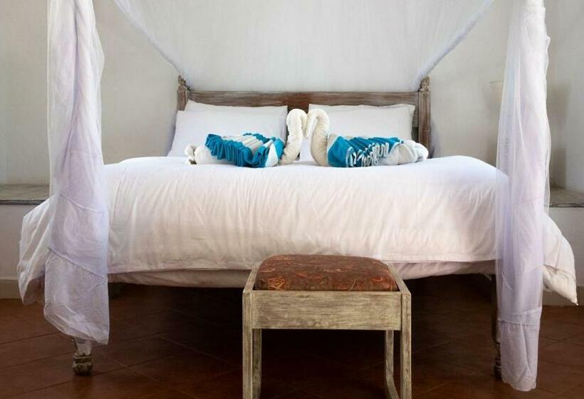 تختخواب و صبحانه Flamboyant Diani Beach